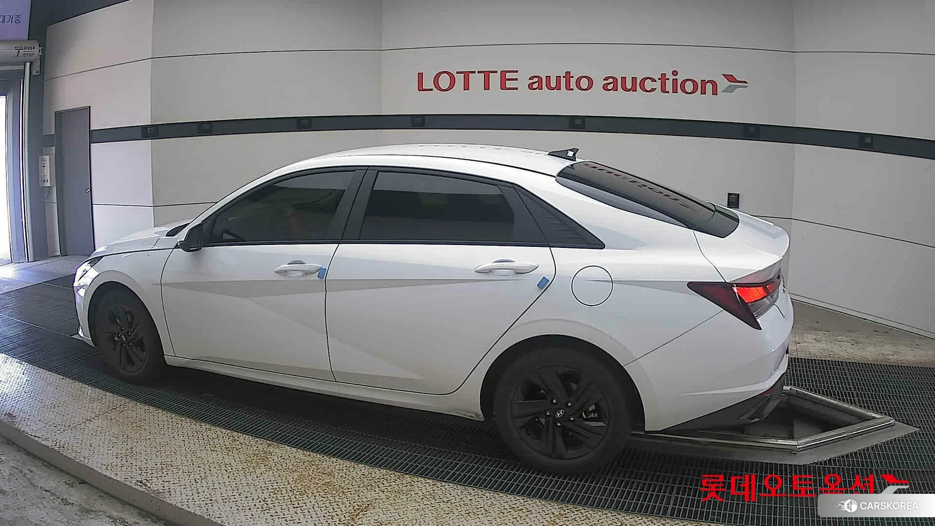Hyundai Avante 2023 Atlas White из Кореи, фото 2