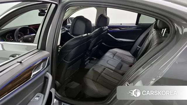 BMW 5 Series (G30) 2022 Серый из Кореи, фото 2