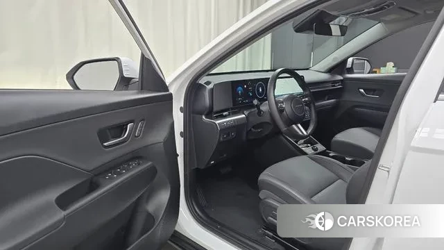 Hyundai Kona Hybrid (SX2) 2023 Белый из Кореи, фото 2