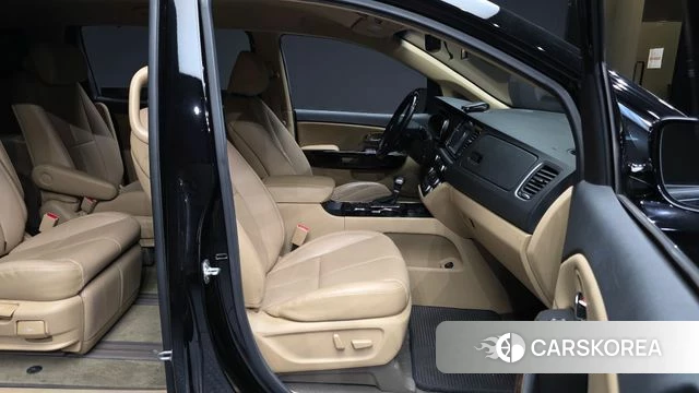 Kia The New Carnival 2018 Черный из Кореи, фото 2