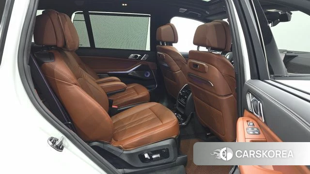 BMW X7 (G07) 2025 Белый из Кореи, фото 2