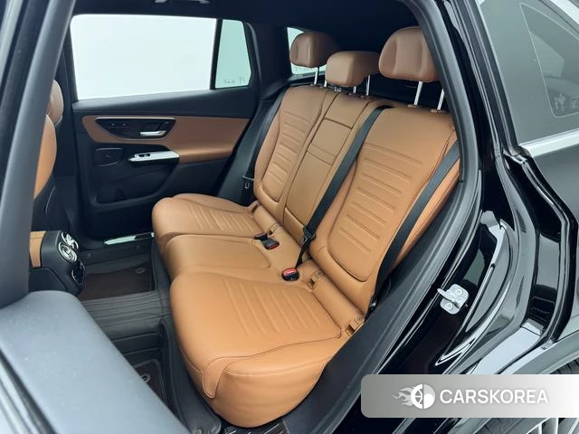 Mercedes-Benz GLC 2024 Черный из Китая, фото 2
