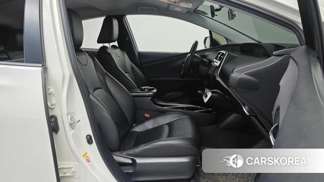 Toyota Prius 4th Generation 2018 Белый из Кореи, фото 2