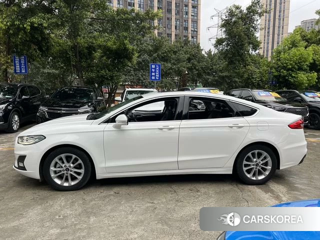 Ford Mondeo 2021 Белый из Китая, фото 2