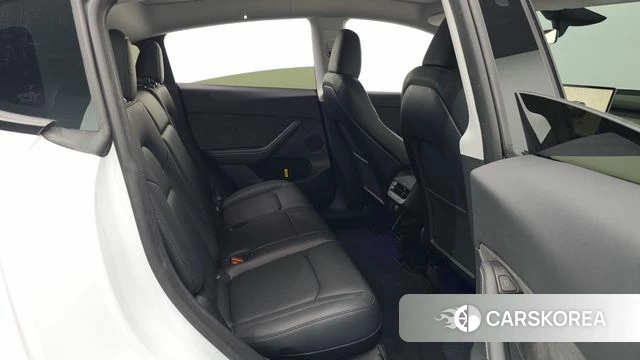 Tesla Model Y 2024 Белый из Кореи, фото 2