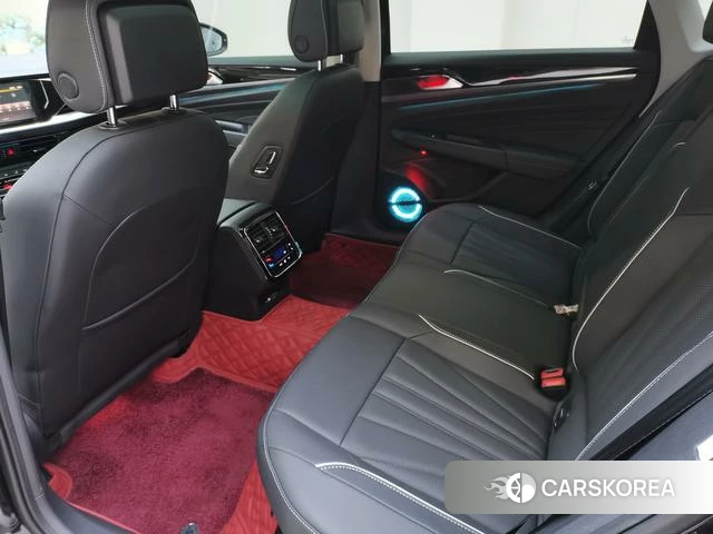 Volkswagen Passat 2024 Черный из Китая, фото 2