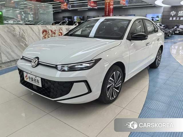 Volkswagen Lavida 2025 Белый из Китая, фото 2