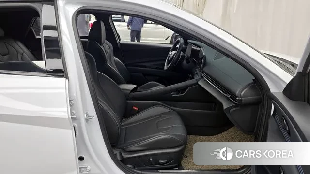 Hyundai The New Avante (CN7) 2024 Белый из Кореи, фото 2