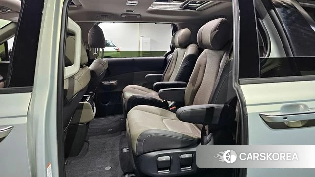 Kia The New Carnival 4th Generation 2024 Серебряный из Кореи, фото 2