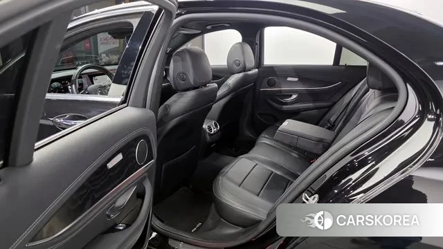 Mercedes-Benz E-Class W213 2020 Черный из Кореи, фото 2