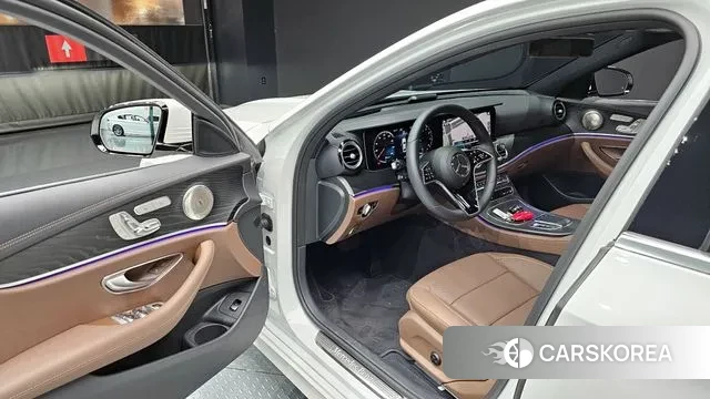 Mercedes-Benz E-Class W213 2022 Белый из Кореи, фото 2