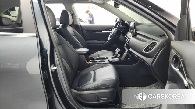 Kia Seltos 2020 Серый из Кореи, фото 2