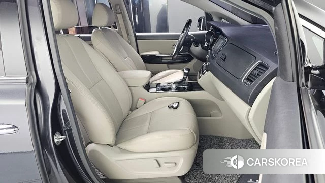 Kia The New Carnival 2018 Черный из Кореи, фото 2