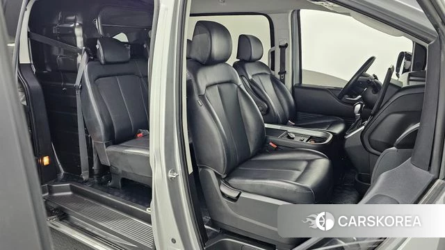 Hyundai Staria 2022 Серебристо-серый из Кореи, фото 2