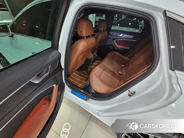 Audi A6 (C8) 2021 Белый из Кореи, фото 2