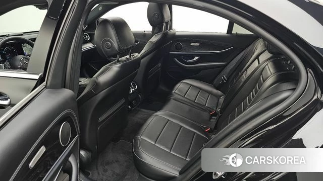 Mercedes-Benz E-Class W213 2023 Черный из Кореи, фото 2
