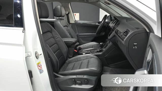 Volkswagen Tiguan second Generation 2018 Белый из Кореи, фото 2