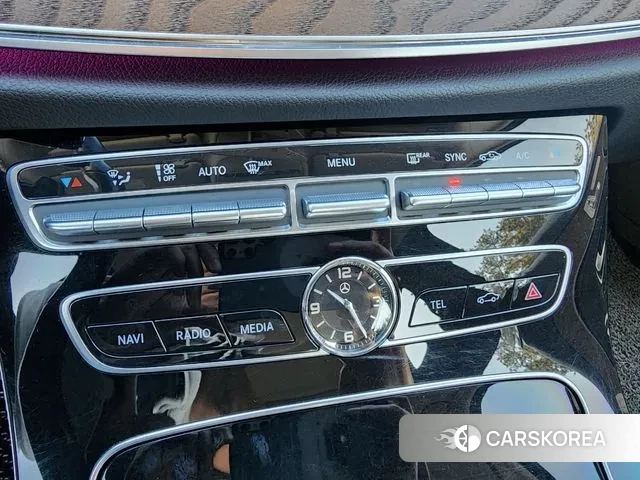 Mercedes-Benz E-Class W213 2020 Черный из Кореи, фото 2