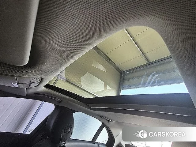 Mercedes-Benz C-Class W205 2018 Серебряный из Кореи, фото 2