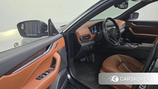 Maserati Levante 2020 Черный из Кореи, фото 2