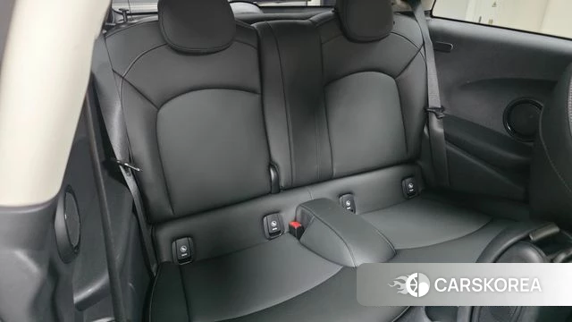 Mini Cooper 2021 Жемчужный цвет из Кореи, фото 2