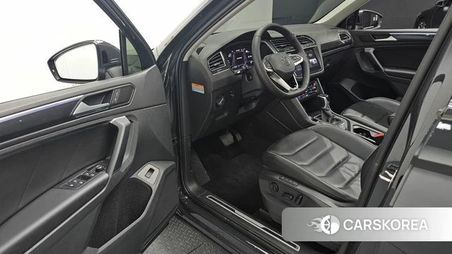 Volkswagen Tiguan second Generation 2021 Серый из Кореи, фото 2