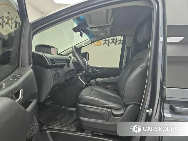 Hyundai Staria 2023 Серый из Кореи, фото 2