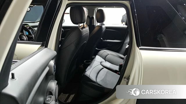 Mini Cooper 2019 Жемчужный цвет из Кореи, фото 2