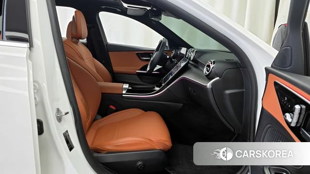 Mercedes-Benz C-Class W205 2022 Белый из Кореи, фото 2