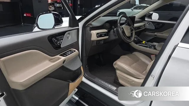 Lincoln Aviator 2nd generation 2020 Белый из Кореи, фото 2