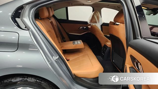 BMW 3 Series (G20) 2023 Серебряный из Кореи, фото 2