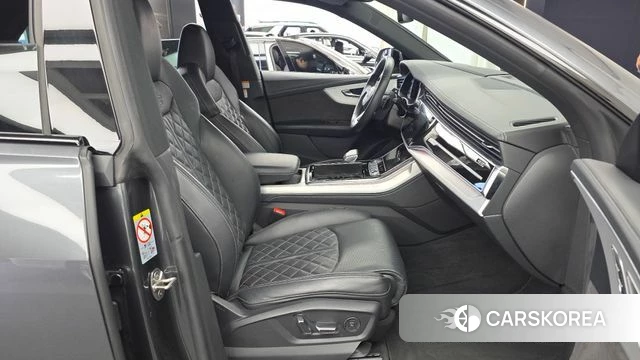 Audi Q8 (4M) 2022 Серый из Кореи, фото 2