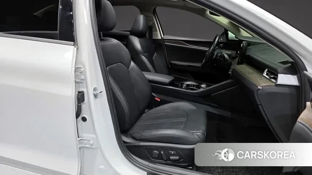 Kia K5 3rd generation 2021 Белый из Кореи, фото 2