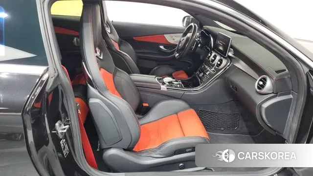 Mercedes-Benz C-Class W205 2018 Черный из Кореи, фото 2