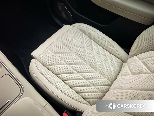 Weilai ES6 2026 Серебристо-серый из Китая, фото 2