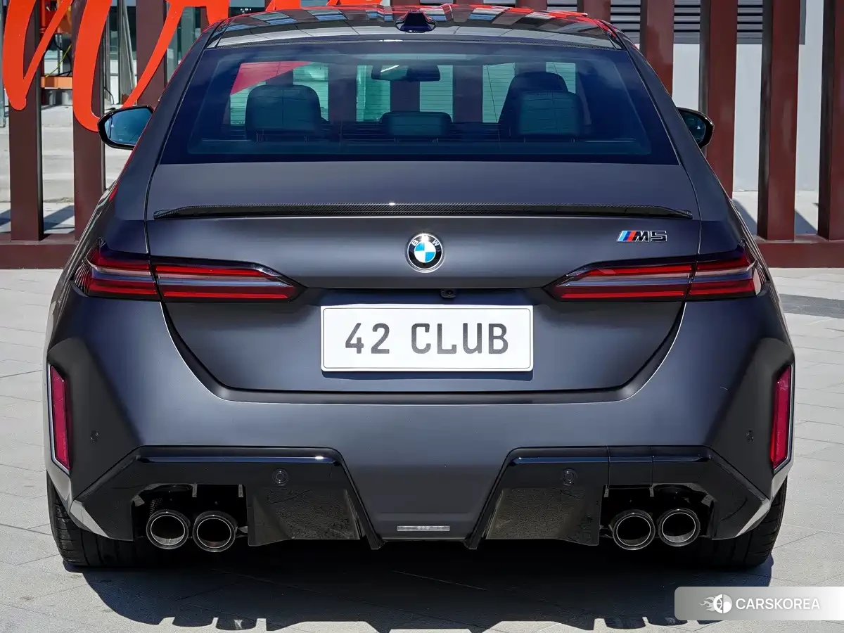BMW M5 2026 Черный из Китая, фото 2