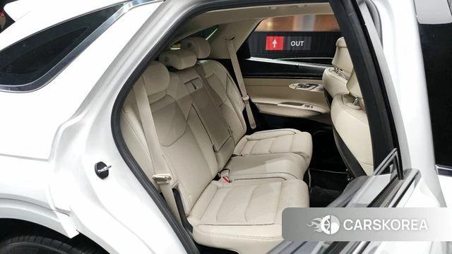 Genesis GV70 2023 Белый из Кореи, фото 2