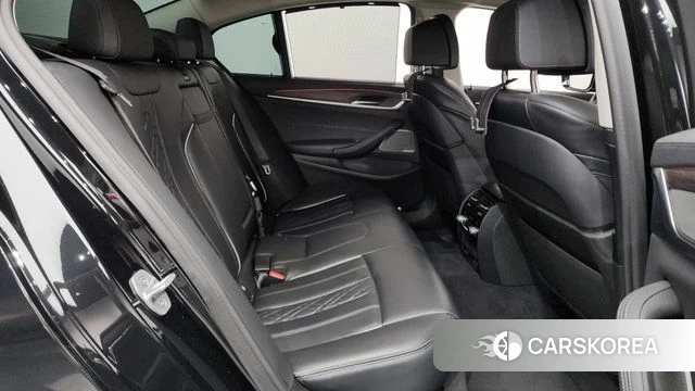 BMW 5 Series (G30) 2022 Черный из Кореи, фото 2