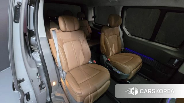 Hyundai Staria 2025 Серебряный из Кореи, фото 2