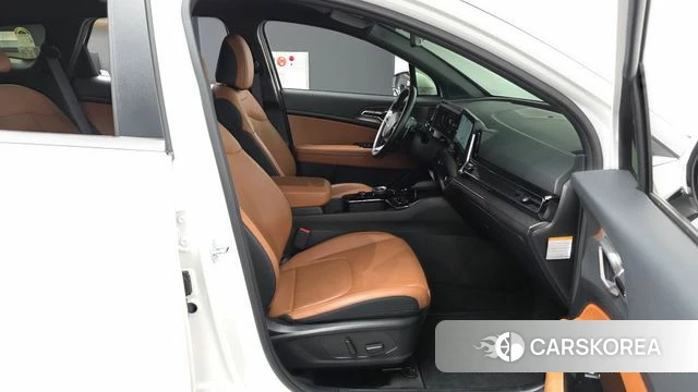 Kia Sportage 5th Generation Hybrid 2024 Белый из Кореи, фото 2