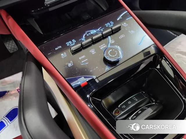 Porsche Cayenne (PO536) 2025 Светло-серебряный цвет из Кореи, фото 2