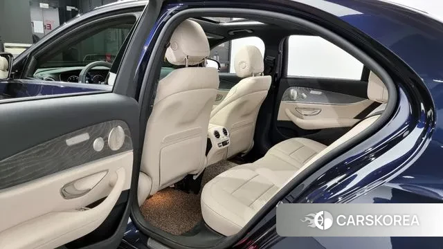 Mercedes-Benz E-Class W213 2022 Синий из Кореи, фото 2