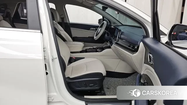 Kia Sportage 5th Generation 2023 Белый из Кореи, фото 2