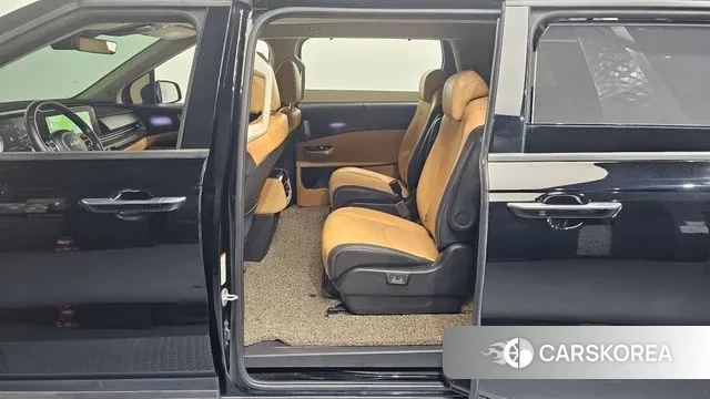 Kia Carnival 4th generation 2023 Черный из Кореи, фото 2