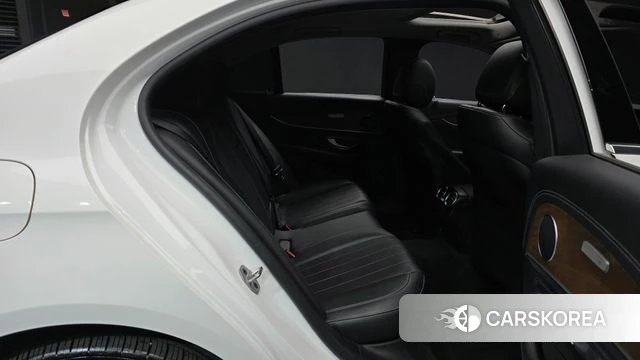 Mercedes-Benz E-Class W213 2019 Белый из Кореи, фото 2