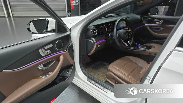 Mercedes-Benz E-Class W213 2021 Белый из Кореи, фото 2