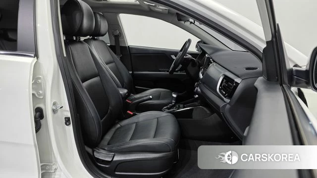 Kia Stonic 2018 Белый из Кореи, фото 2