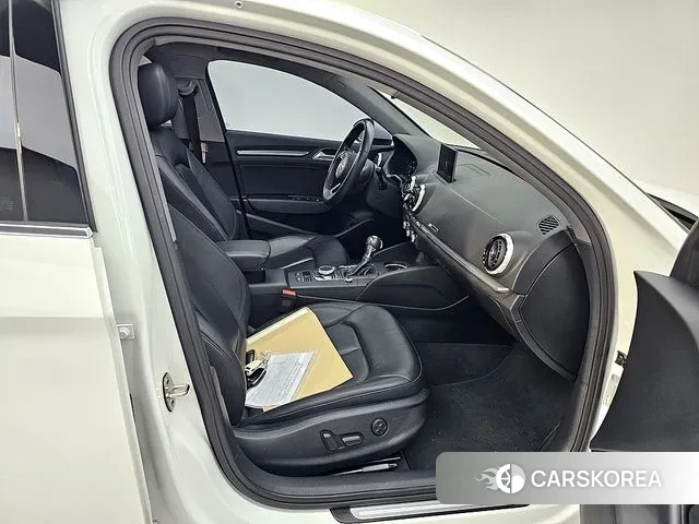 Audi New A3 2018 Белый из Кореи, фото 2