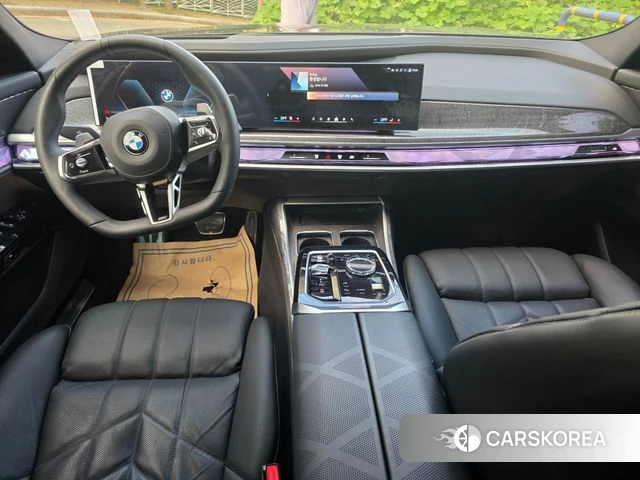 BMW 7 Series (G70) 2023 Черный из Кореи, фото 2