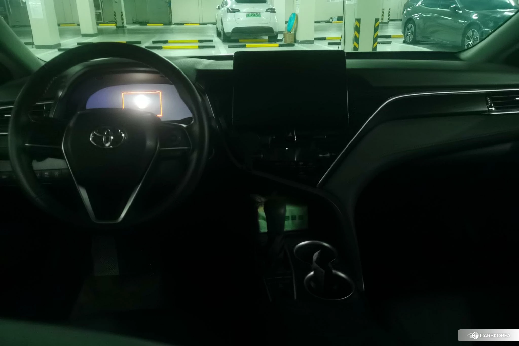 Toyota Camry 2023 Белый из Китая, фото 2